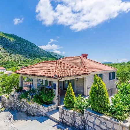 Beautiful In With Wifi Casa de Férias Gromaca