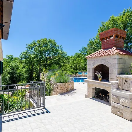 Luxurious In Gromaca