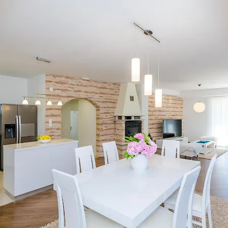 Beautiful In With Wifi * Gromaca