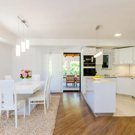 Beautiful In With Wifi * Gromaca