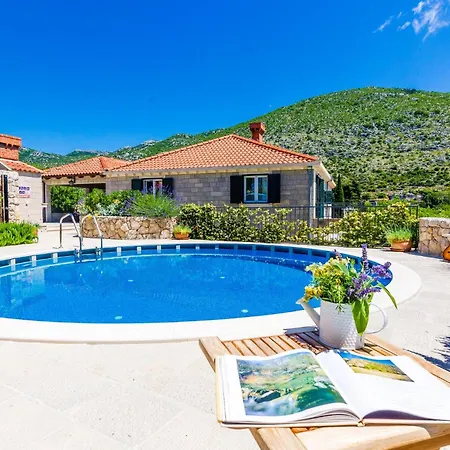 Luxurious In * Gromaca