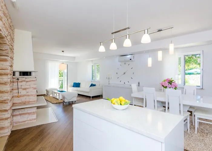 Beautiful In With Wifi Дом отдыха Gromaca